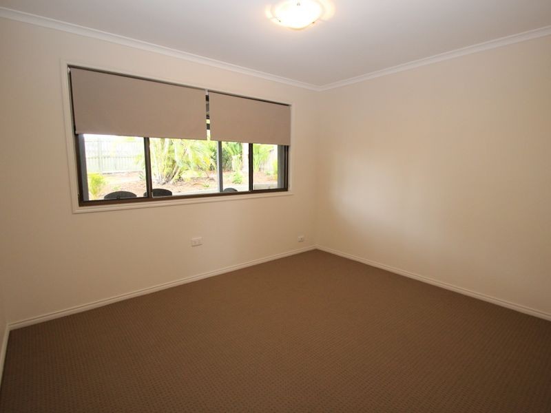 6 Diana Place, Urangan QLD 4655