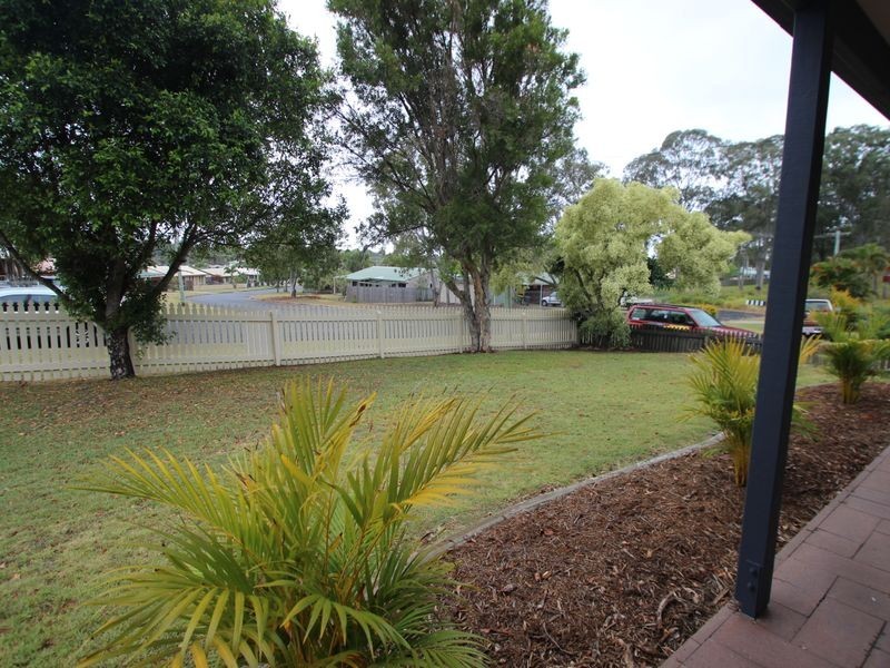 6 Diana Place, Urangan QLD 4655