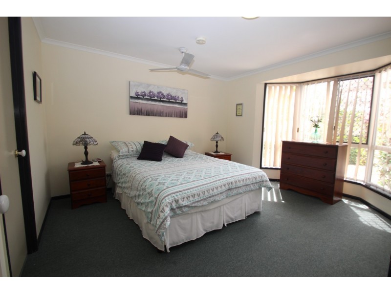 8 Hood Street, Urangan QLD 4655