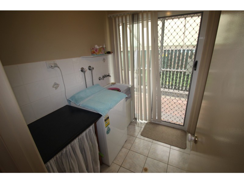 8 Hood Street, Urangan QLD 4655