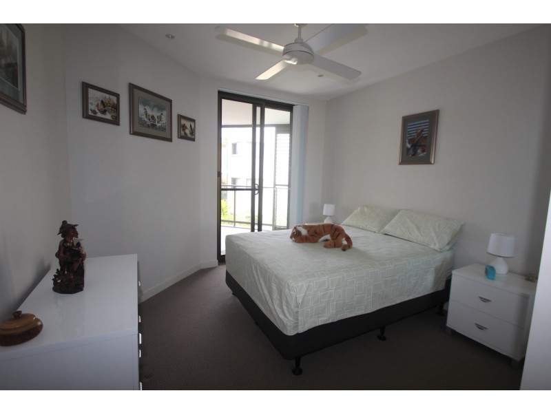 Unit 303/468 Esplanade, Torquay QLD 4655