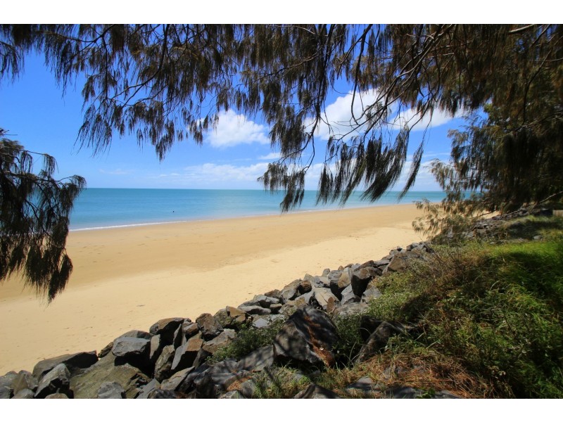Unit 303/468 Esplanade, Torquay QLD 4655