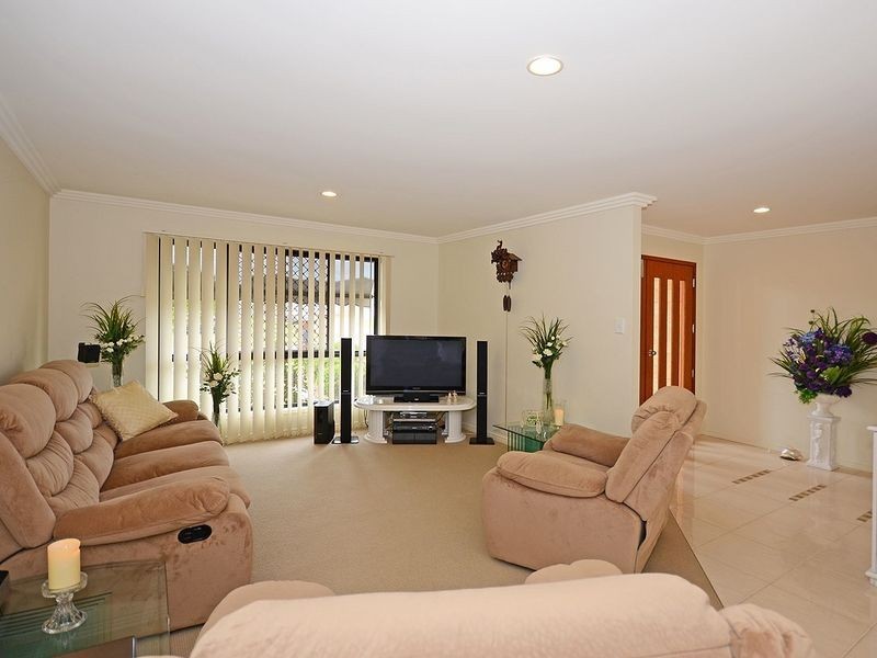 44 Picadilly Cct, Urraween QLD 4655