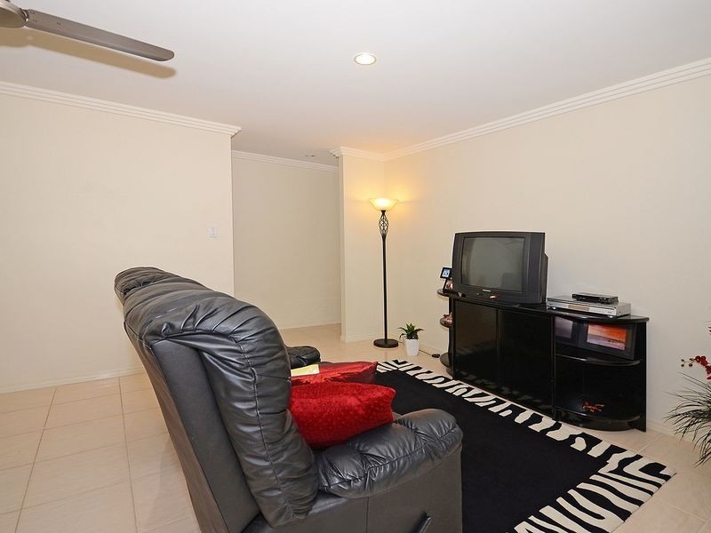 44 Picadilly Cct, Urraween QLD 4655