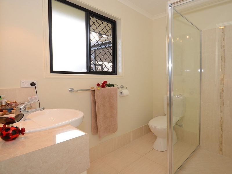44 Picadilly Cct, Urraween QLD 4655