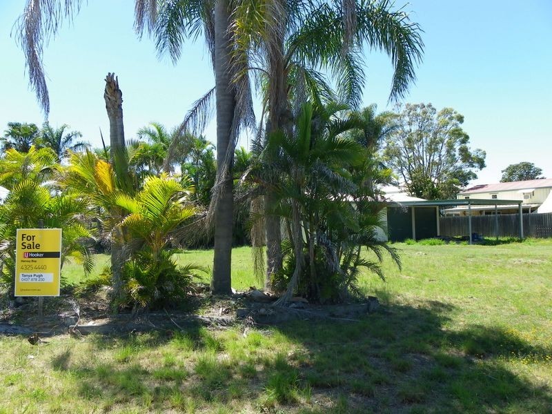 1 Seaspray Court, Urangan QLD 4655