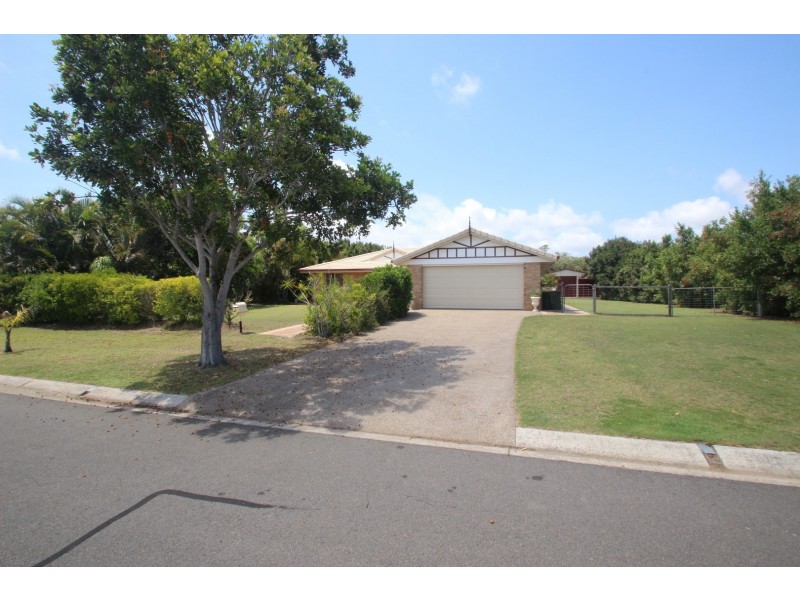 4 Seahorse Circuit, Booral QLD 4655