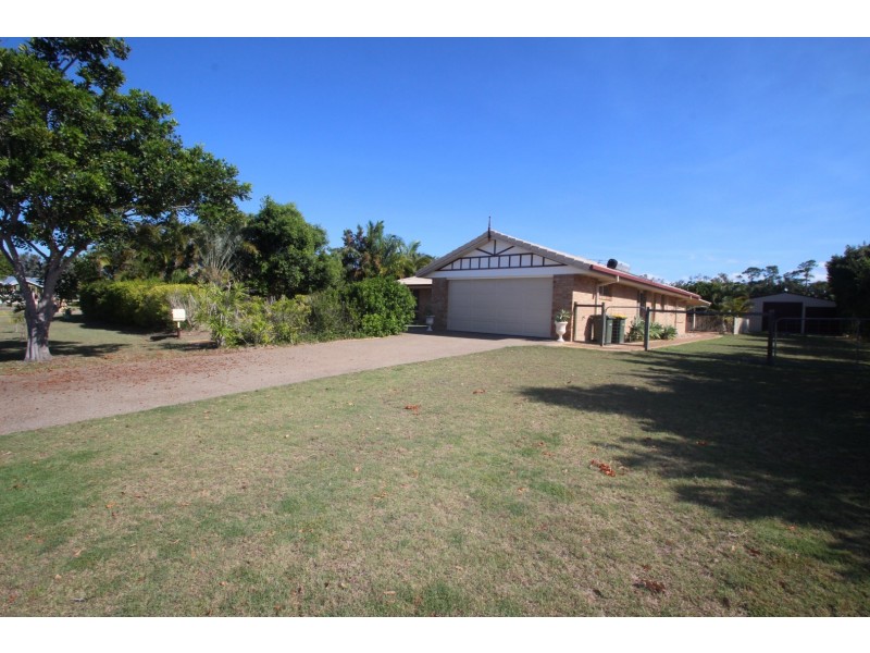4 Seahorse Circuit, Booral QLD 4655