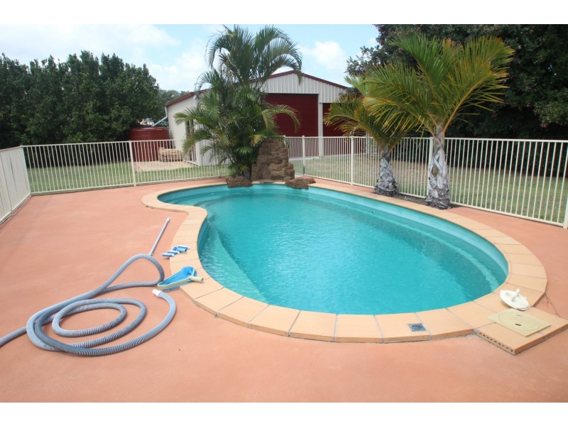 4 Seahorse Circuit, Booral QLD 4655