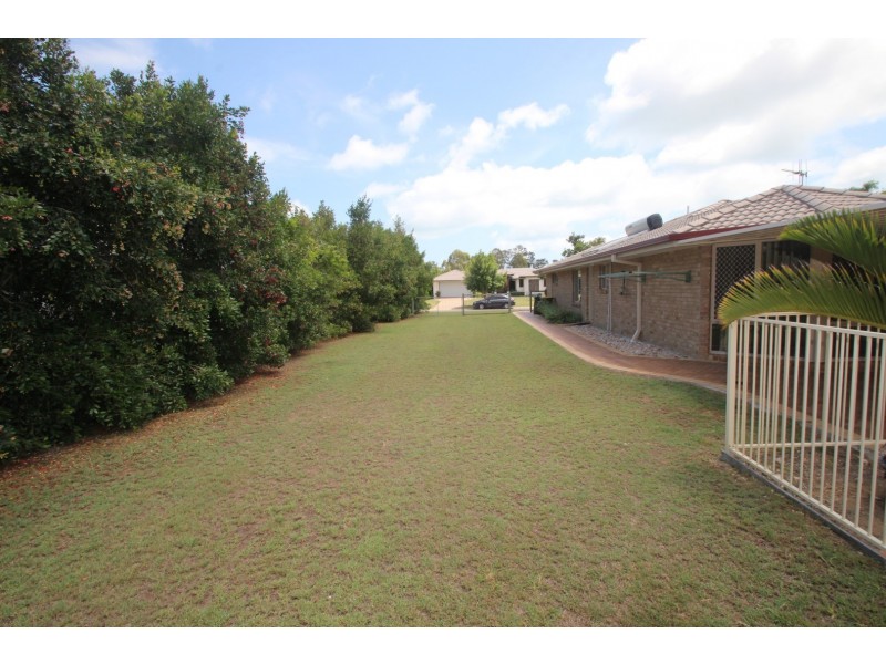 4 Seahorse Circuit, Booral QLD 4655