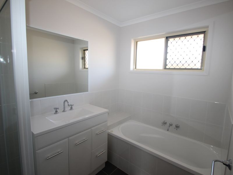 12 Mueller Close, Urraween QLD 4655