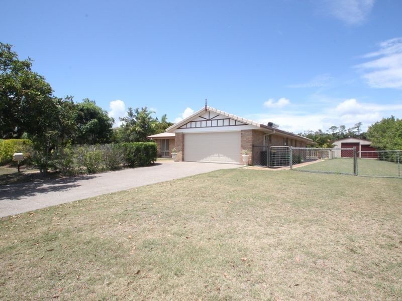 4 Seahorse Circuit, Booral QLD 4655