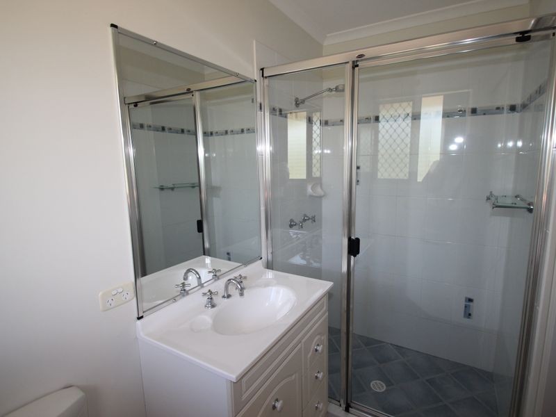 4 Seahorse Circuit, Booral QLD 4655