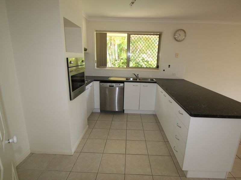 4 Seahorse Circuit, Booral QLD 4655