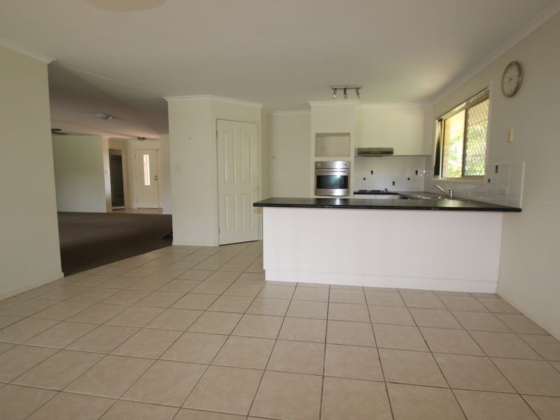 4 Seahorse Circuit, Booral QLD 4655
