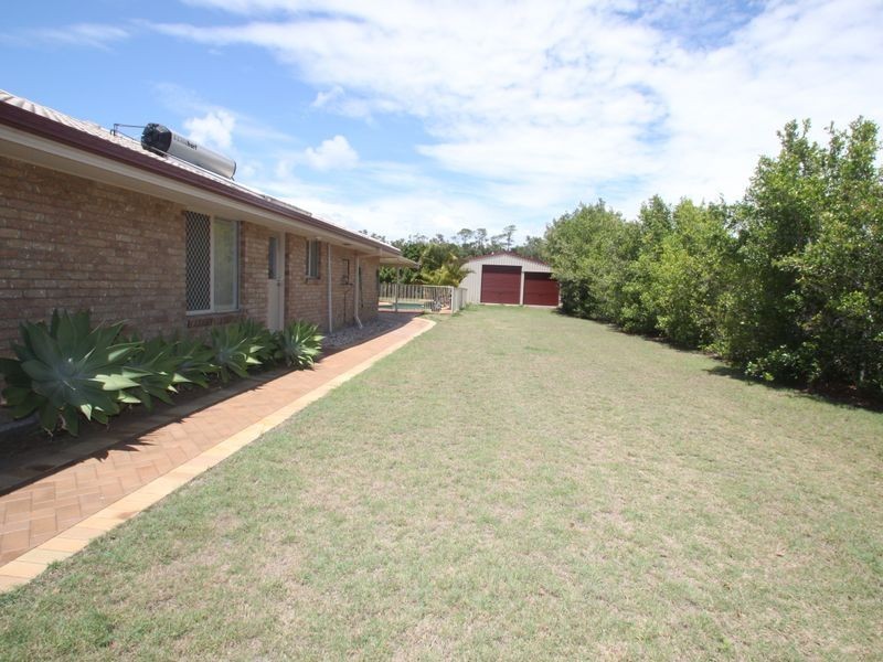 4 Seahorse Circuit, Booral QLD 4655
