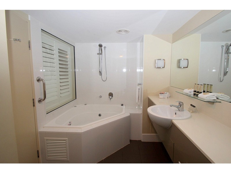Unit 210/569 Charlton Esplanade, Urangan QLD 4655