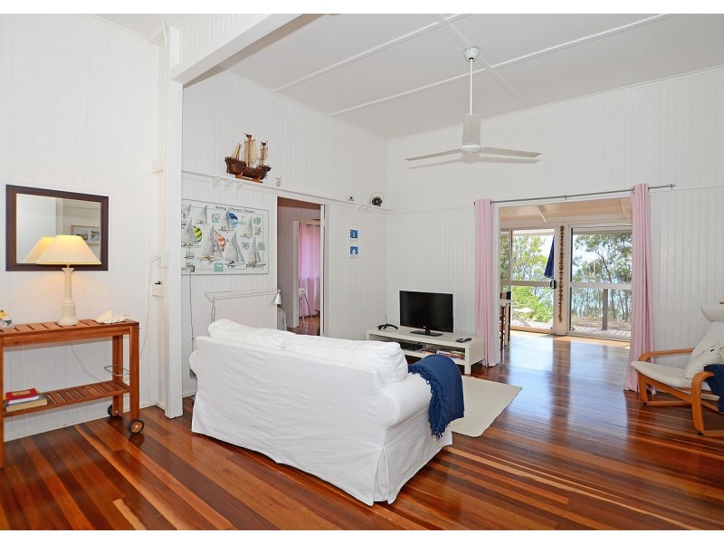 40 Esplanade, Point Vernon QLD 4655