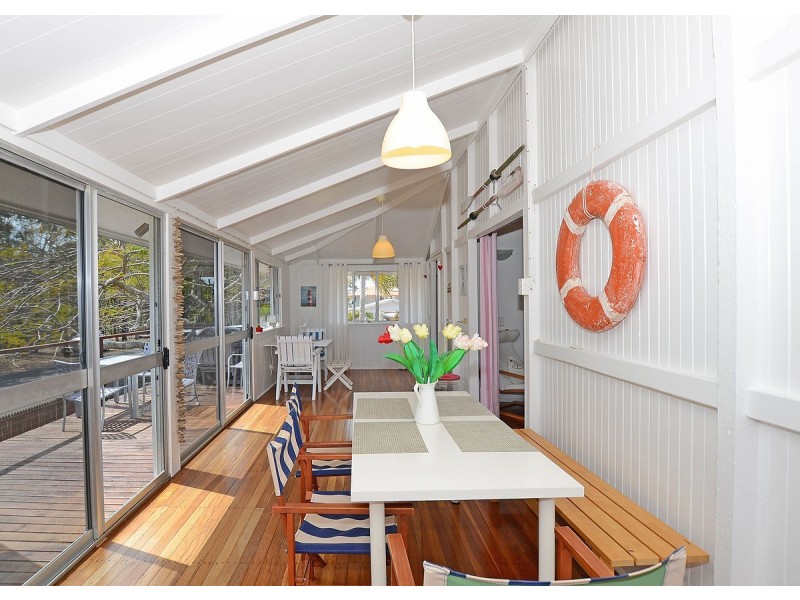 40 Esplanade, Point Vernon QLD 4655