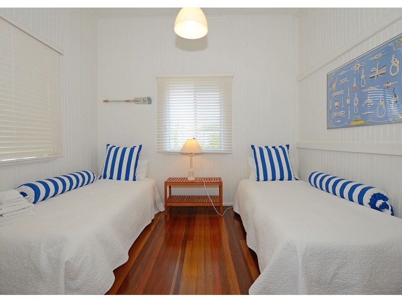 40 Esplanade, Point Vernon QLD 4655