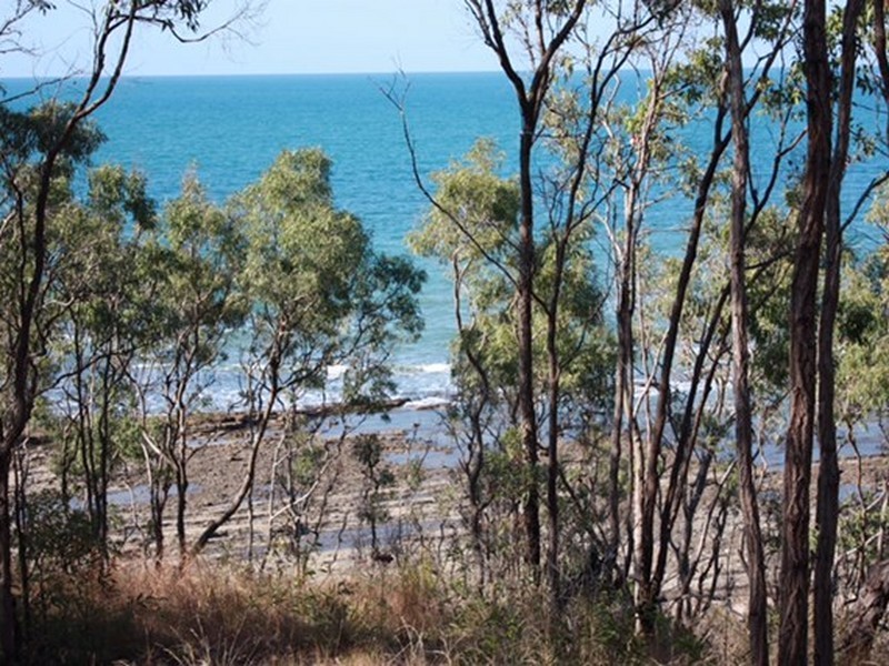 40 Esplanade, Point Vernon QLD 4655
