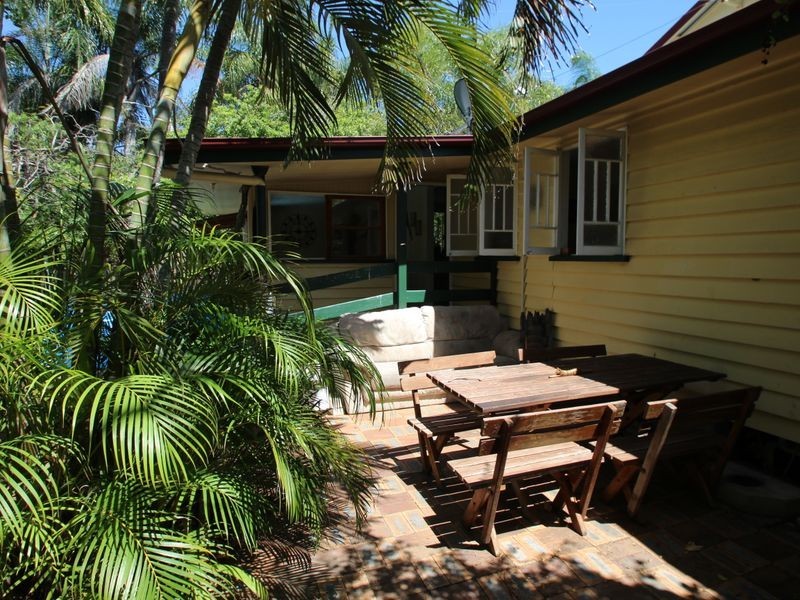 247 Torquay Terrace, Torquay QLD 4655