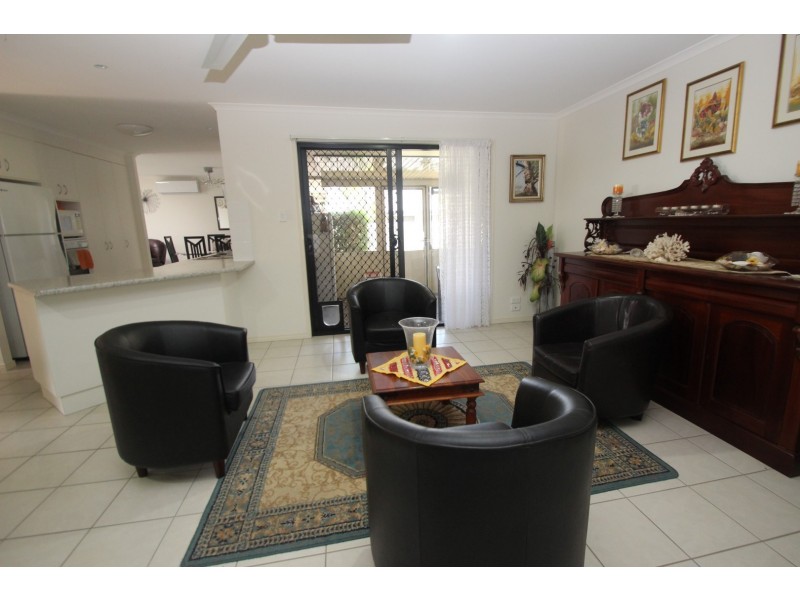 4 Picadilly Cct, Urraween QLD 4655