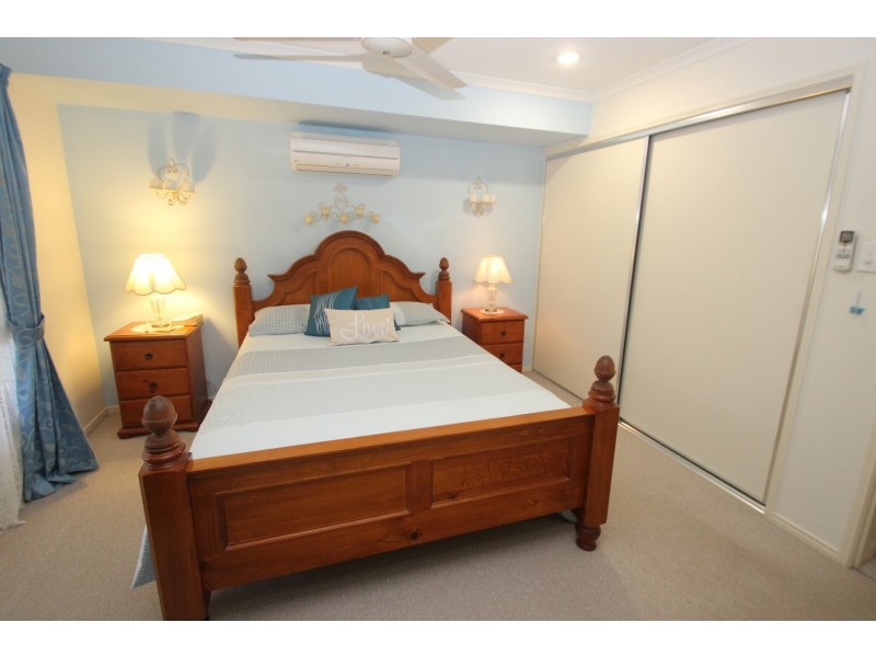 4 Picadilly Cct, Urraween QLD 4655