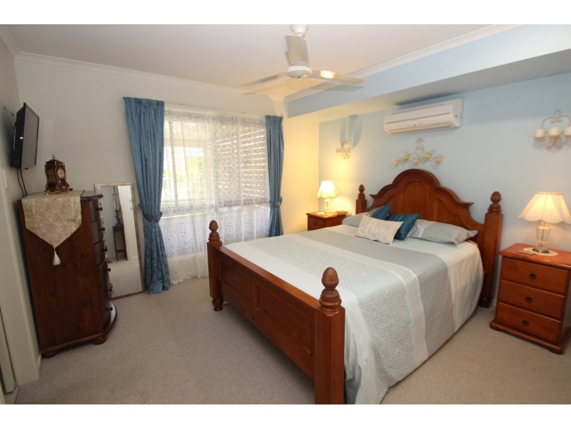 4 Picadilly Cct, Urraween QLD 4655