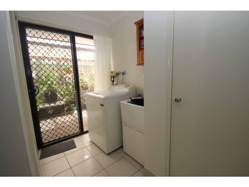 4 Picadilly Cct, Urraween QLD 4655