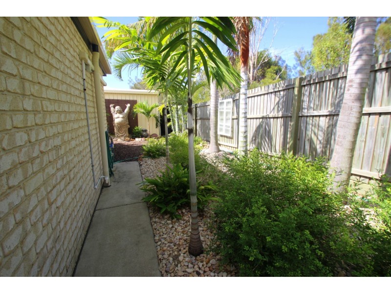 4 Picadilly Cct, Urraween QLD 4655