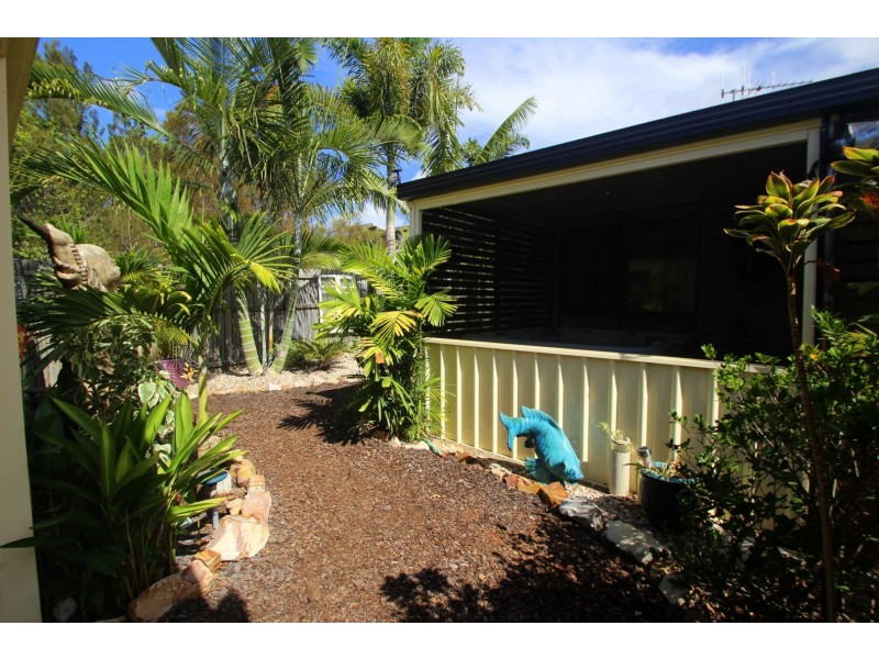 4 Picadilly Cct, Urraween QLD 4655