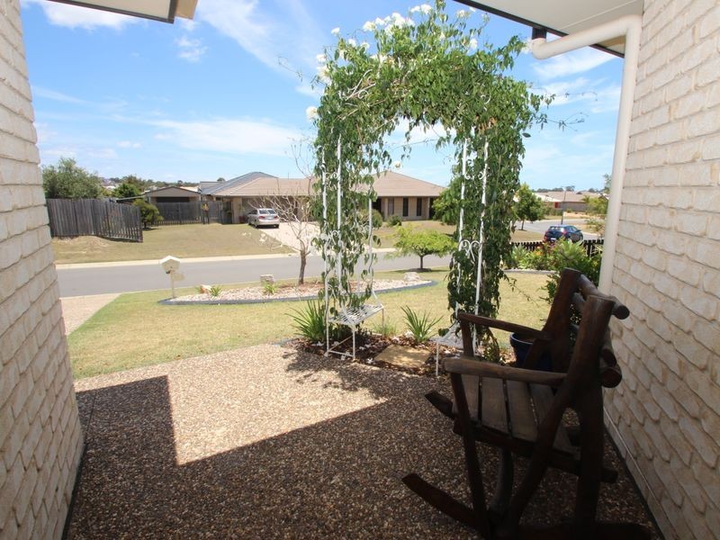 4 Picadilly Cct, Urraween QLD 4655
