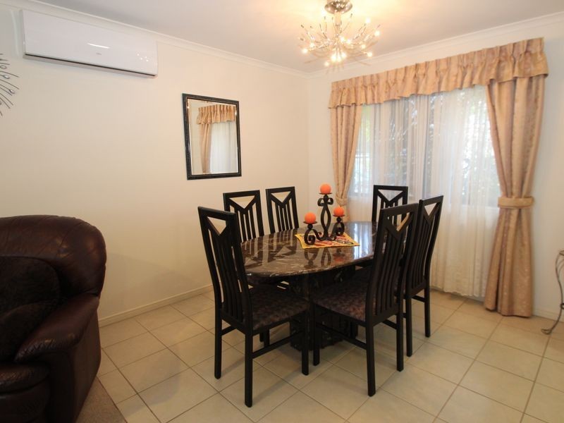 4 Picadilly Cct, Urraween QLD 4655