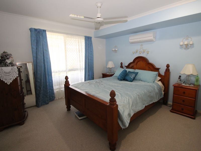 4 Picadilly Cct, Urraween QLD 4655
