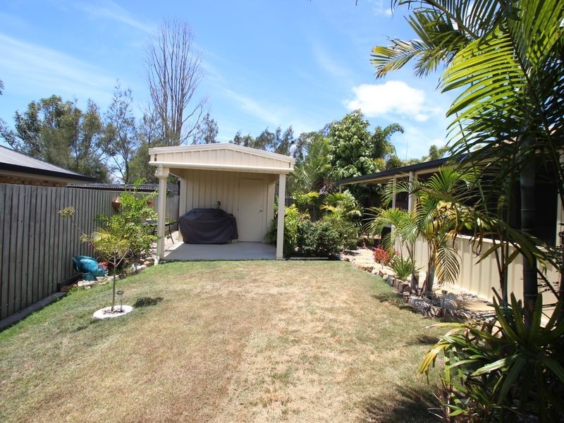 4 Picadilly Cct, Urraween QLD 4655