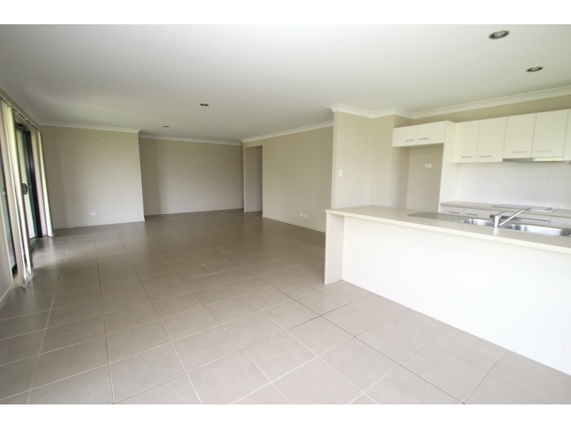 11 Parkhill Avenue, Wondunna QLD 4655