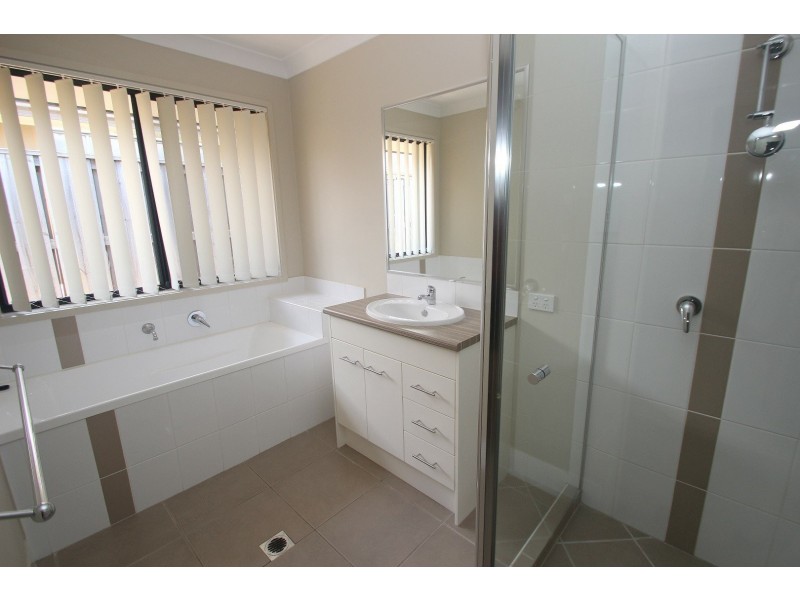 11 Parkhill Avenue, Wondunna QLD 4655