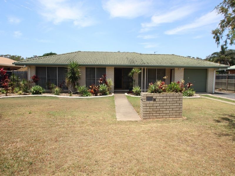 36 Drummond St, Urangan QLD 4655