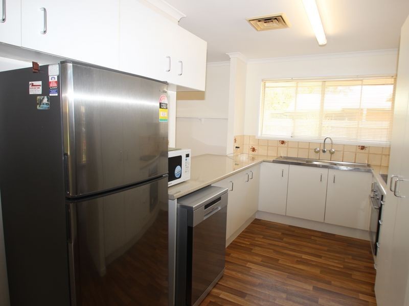 36 Drummond St, Urangan QLD 4655