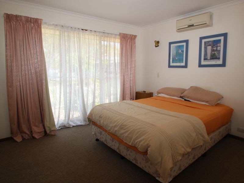 36 Drummond St, Urangan QLD 4655