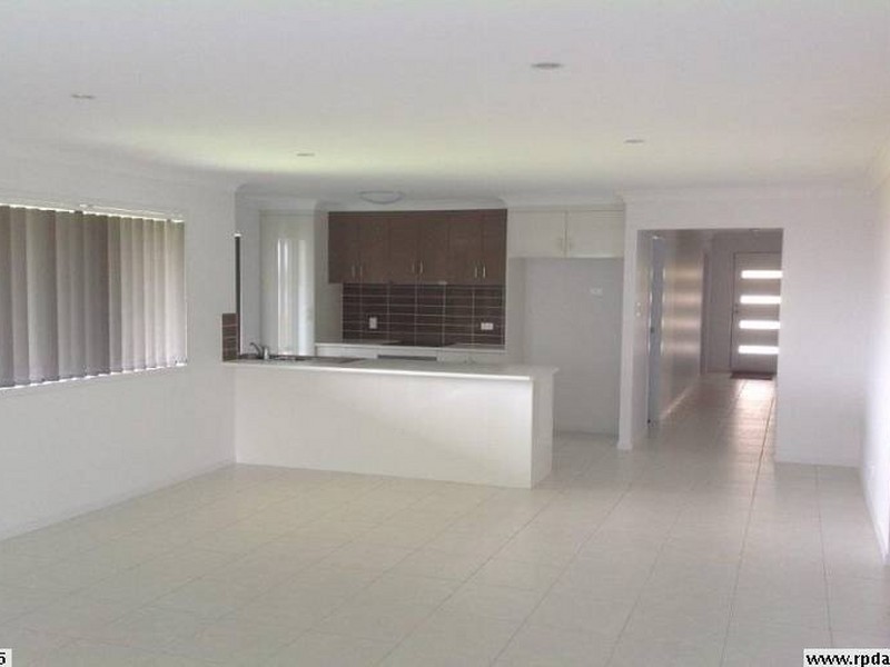 62 Bay Park Road, Wondunna QLD 4655