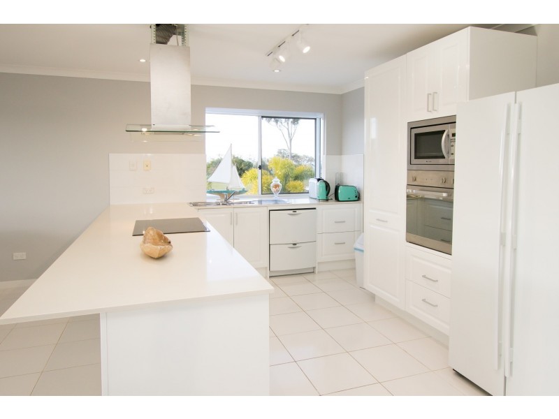 24 Sandcastles Circuit, Burrum Heads QLD 4659