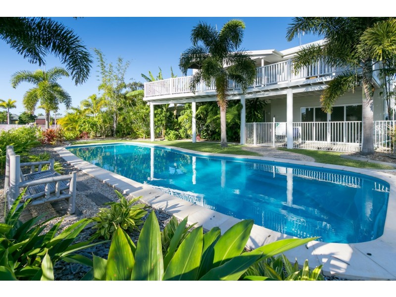 24 Sandcastles Circuit, Burrum Heads QLD 4659