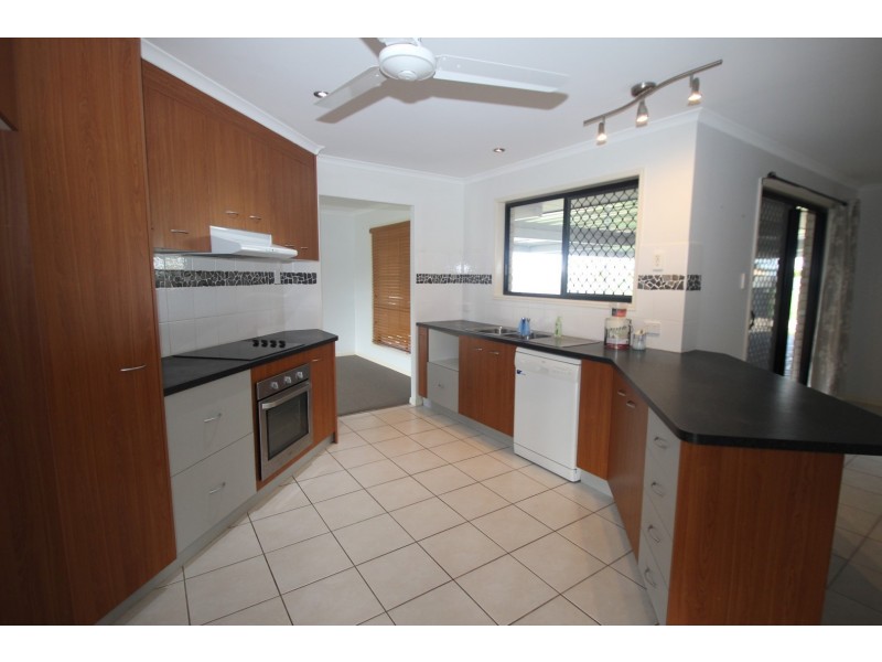 35 Archer Drive, Point Vernon QLD 4655
