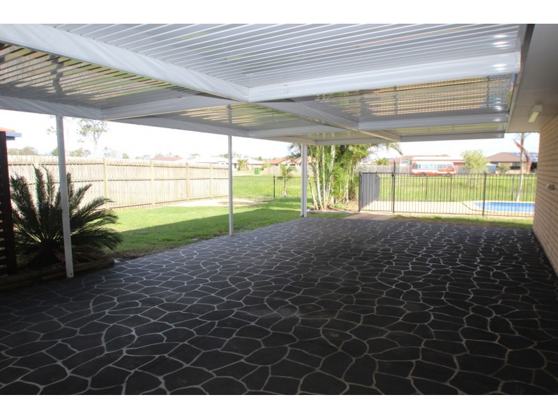 35 Archer Drive, Point Vernon QLD 4655