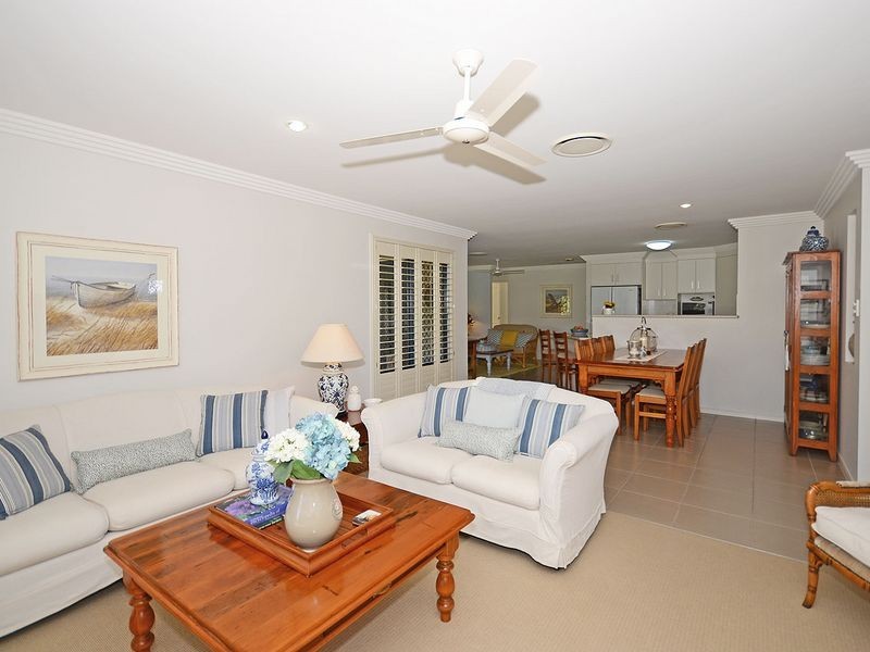 8 Pembridge Circuit, Urraween QLD 4655