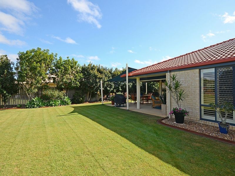 8 Pembridge Circuit, Urraween QLD 4655