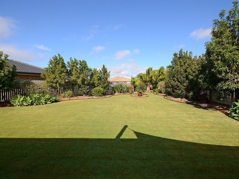 8 Pembridge Circuit, Urraween QLD 4655