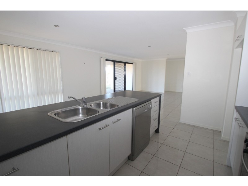 8 Parkview Street, Wondunna QLD 4655